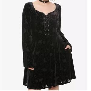 Her Universe x Disney Hocus Pocus Icon Velvet Bell Sleeve Dress Witchy 5X